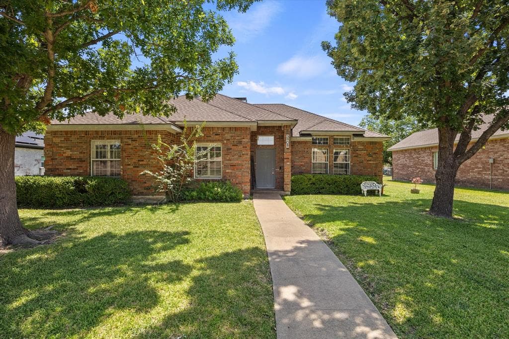 3908 Shackelford Dr