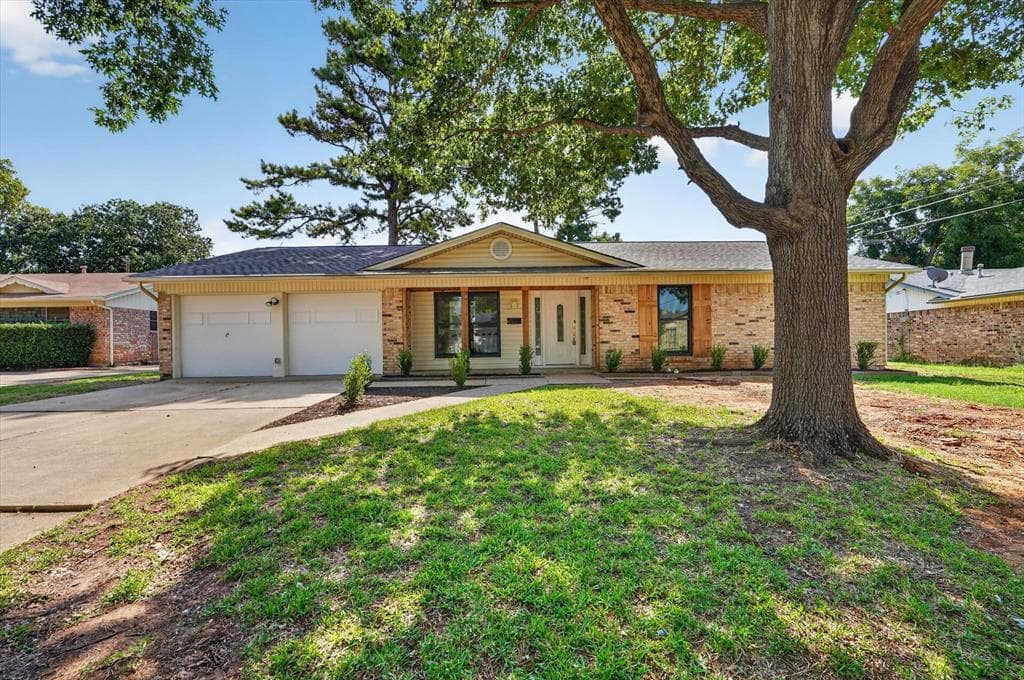 412 Apple Blossom Ln