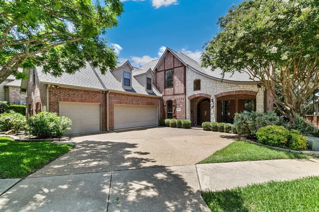 1219 Winding Brook Dr