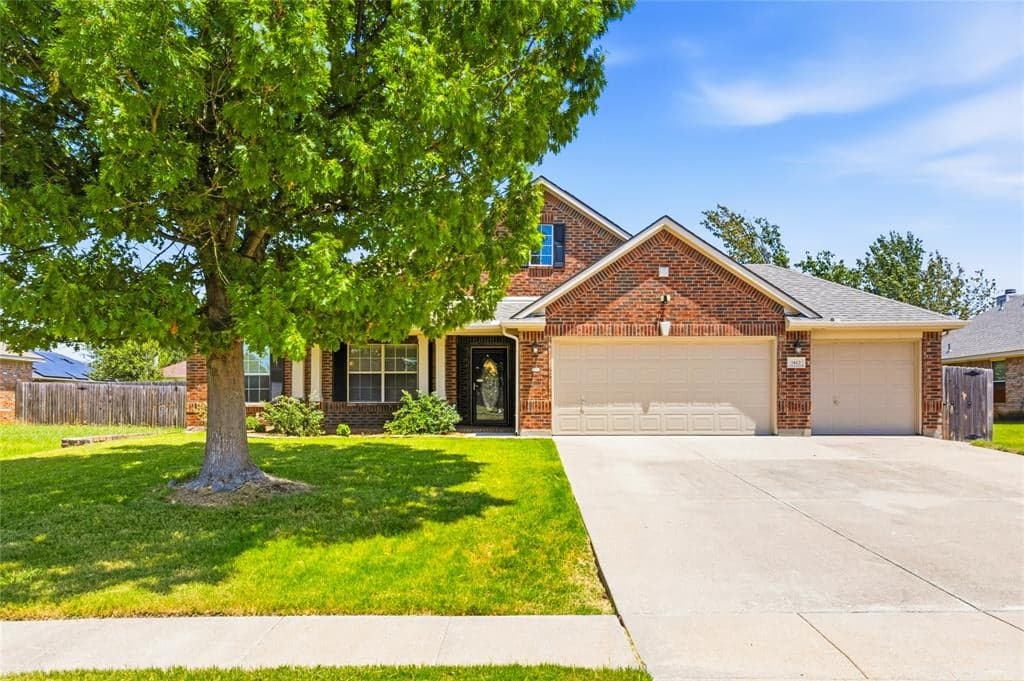 1612 Lakeside Dr