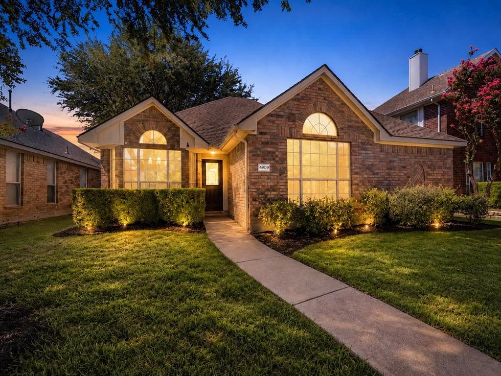 4909 Silverweed Dr