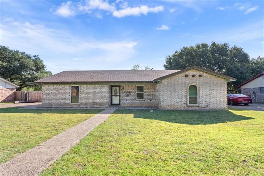 332 Bowie Ln