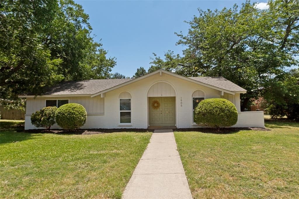 1905 Deep Valley Dr