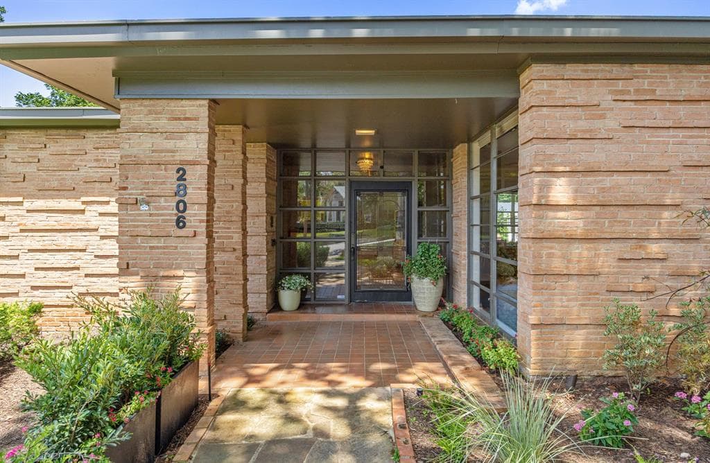 Main property image