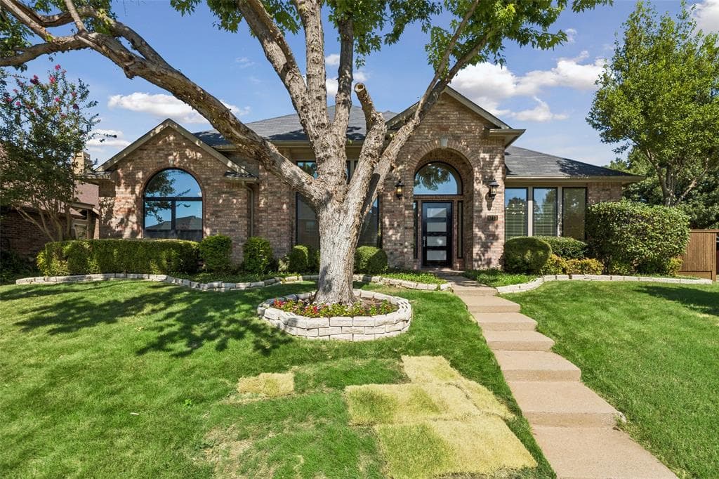 5713 Charleston Dr