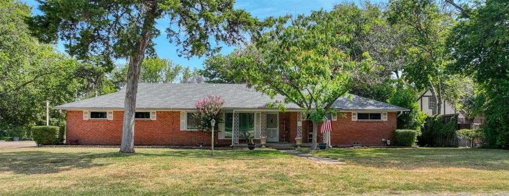 938 Nature Dr