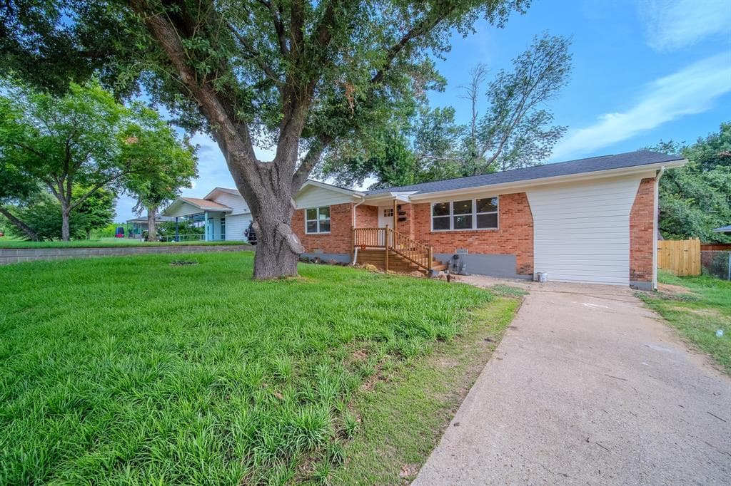 1140 Fair Oaks Dr