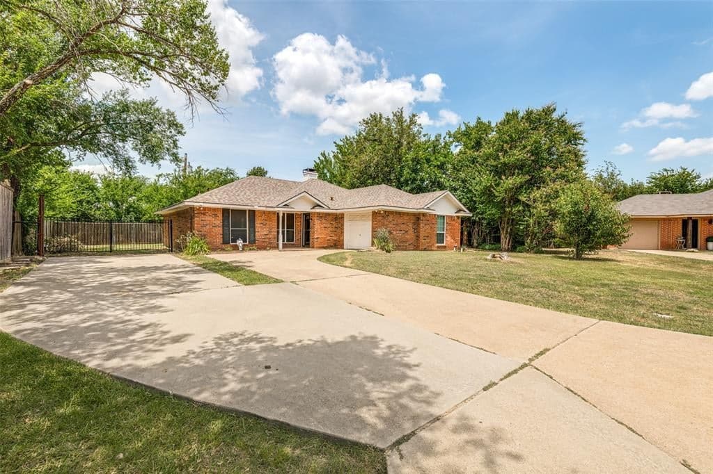 1004 Oak Grove Ln