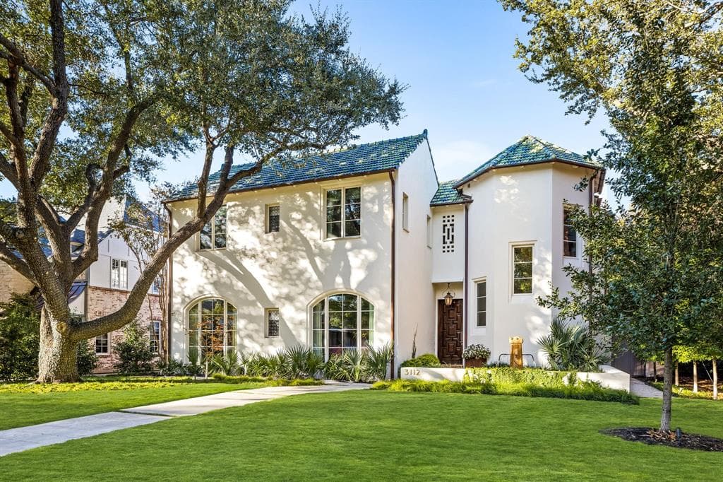 3112 Greenbrier Dr