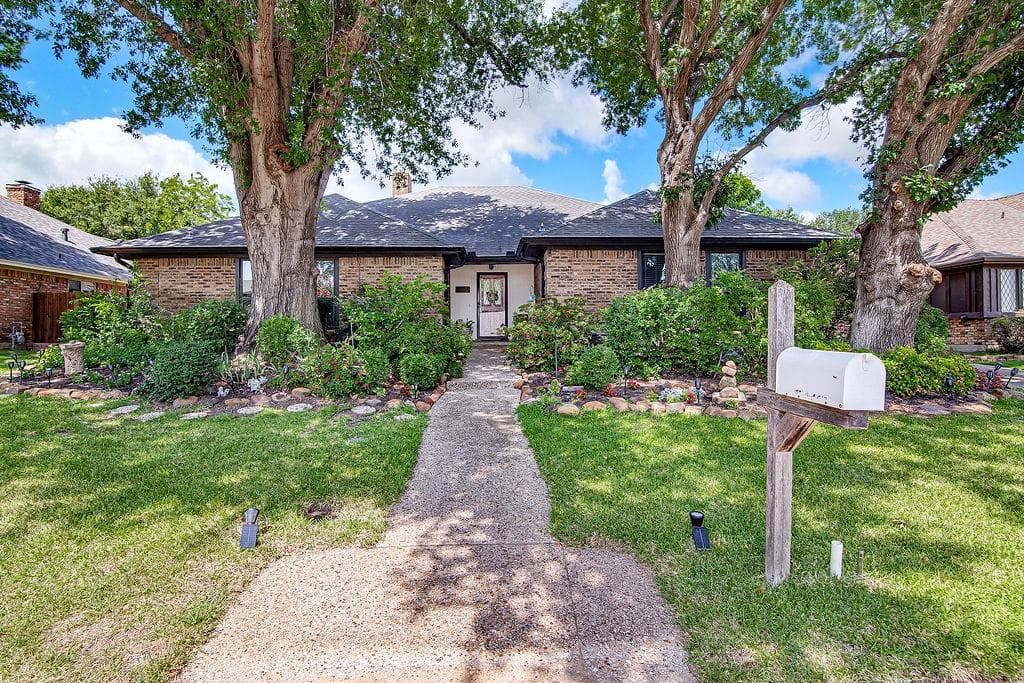 3402 Archway Ct