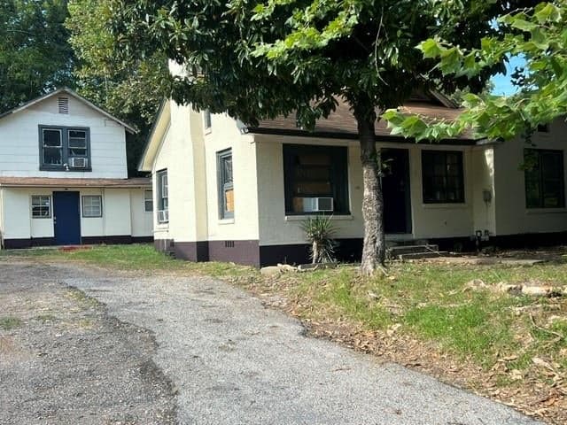 237 E Culver St