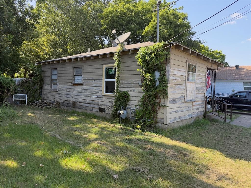 307 N Masters Dr