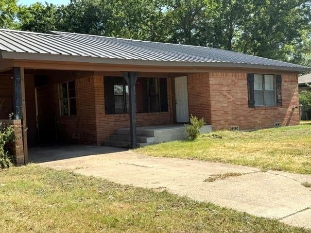 122 Gateway St