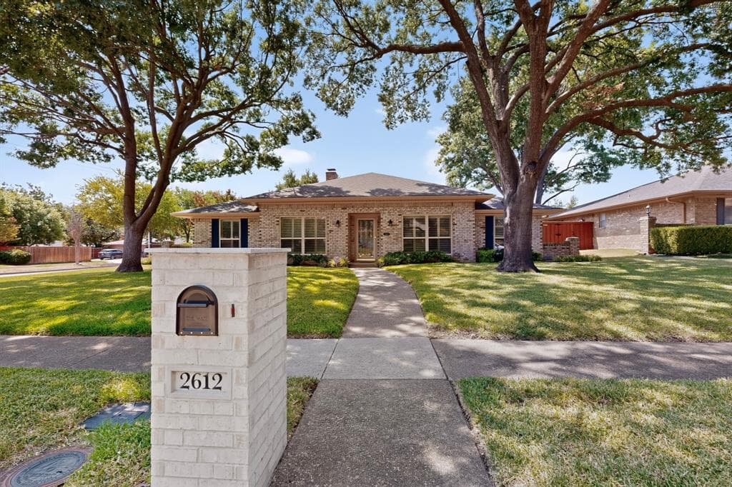 2612 Mollimar Dr