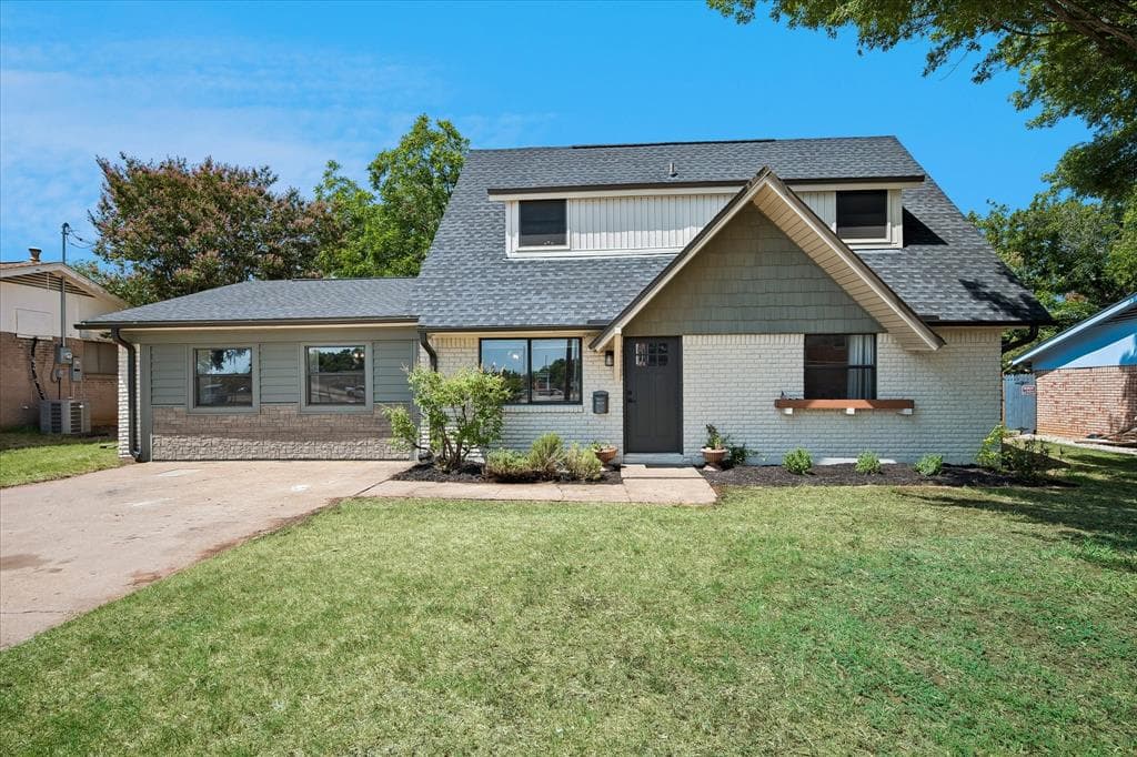 6729 Marilyn Ln