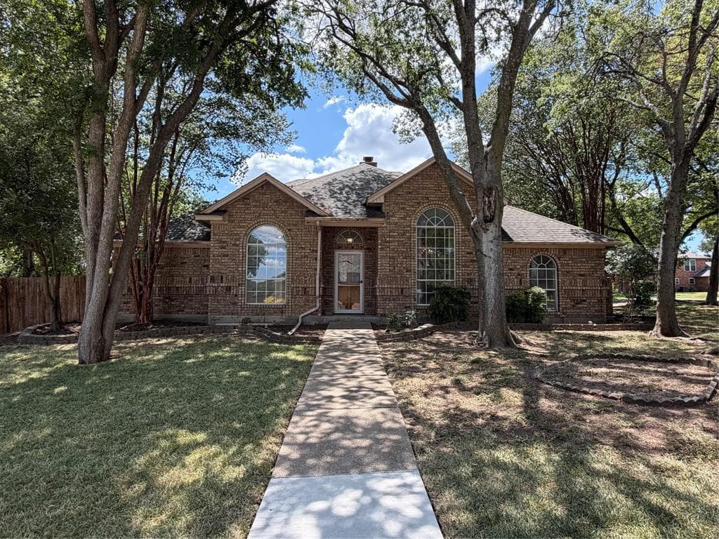 1307 Sequoia Dr