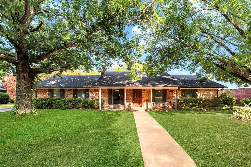 202 Diane Dr