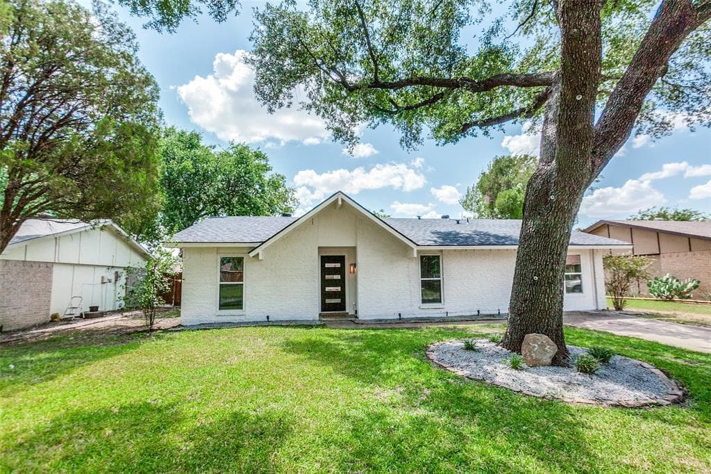 3329 Westminster Dr