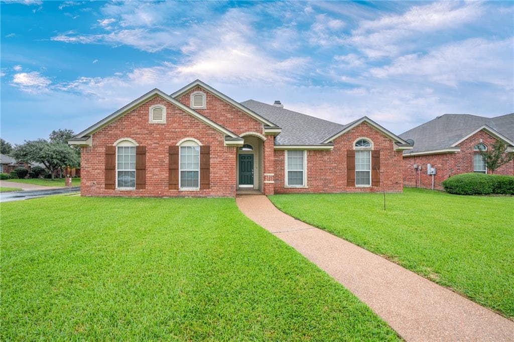 3117 Cherokee Ln