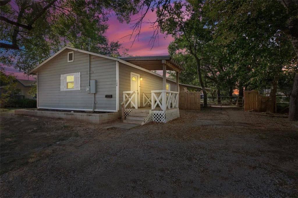 104 Austin St