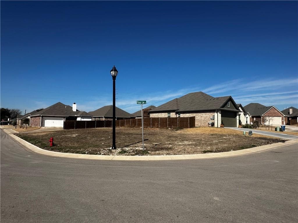 328 Flora Lee St Fl Ora