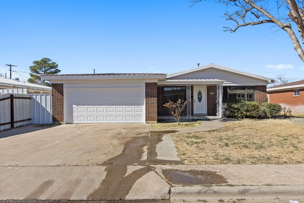 1103 Douglas Dr