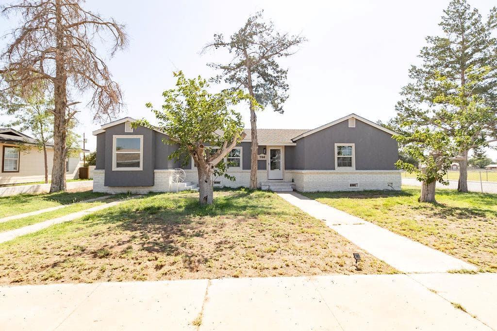 708 S Eric Ave