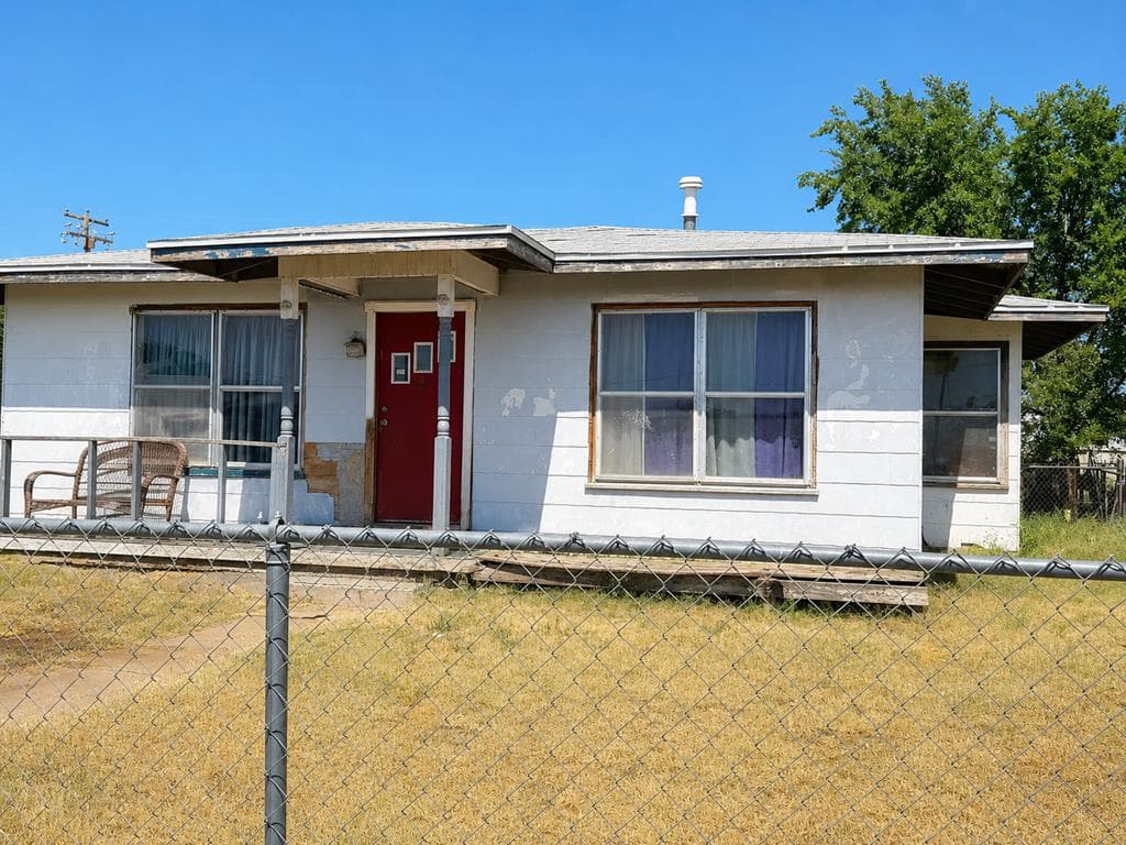 2714 Walnut Ave