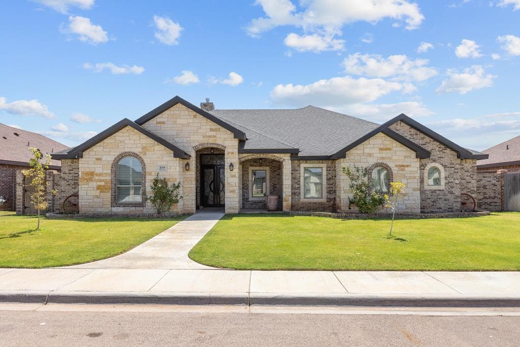 109 Rolling Winds Cir