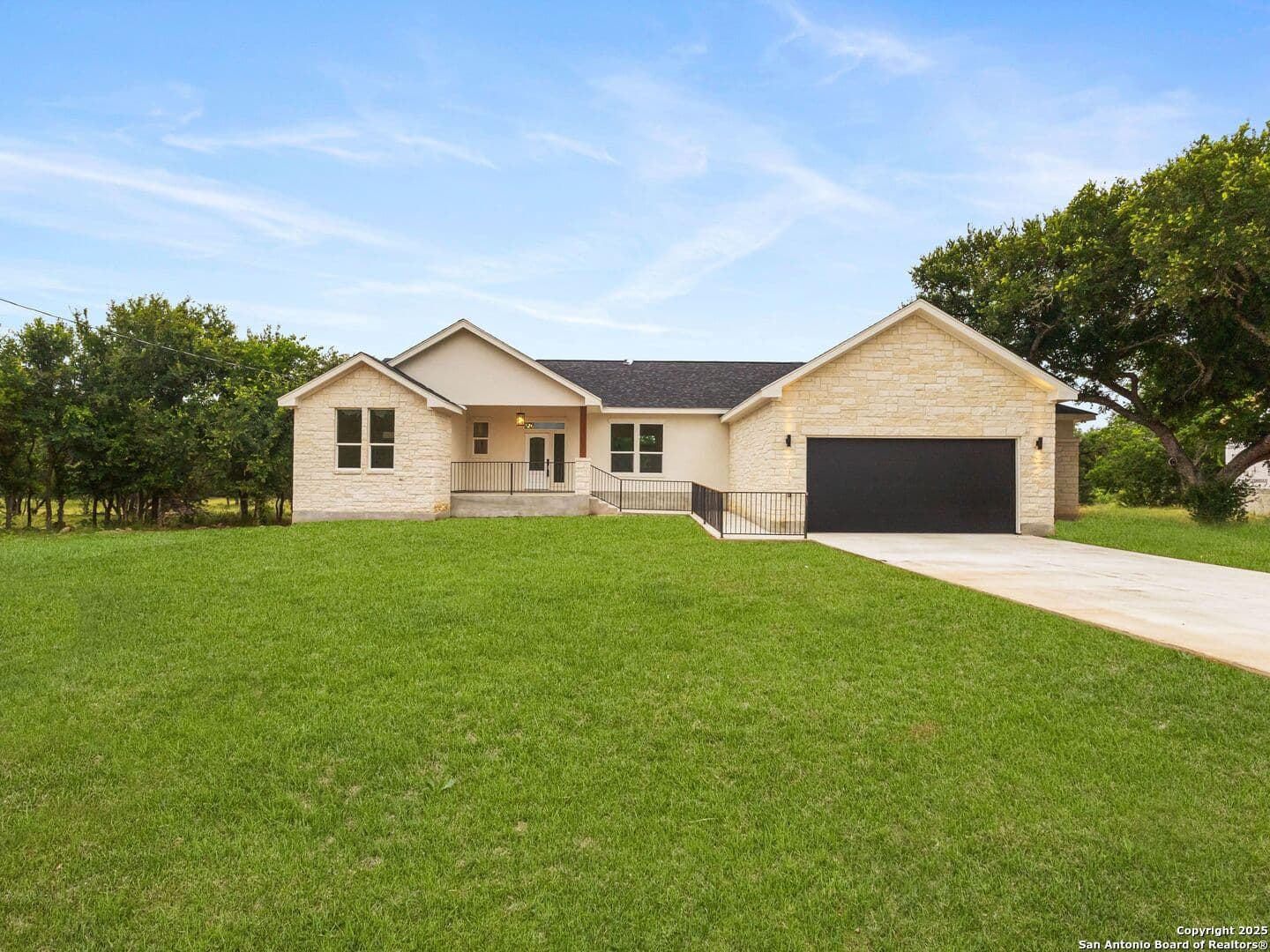 Main property image