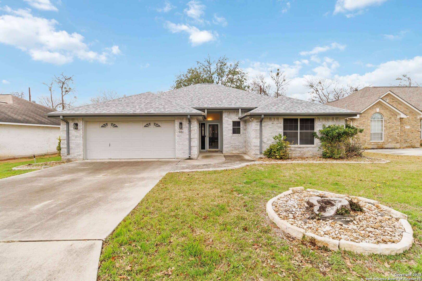 961 River Bank