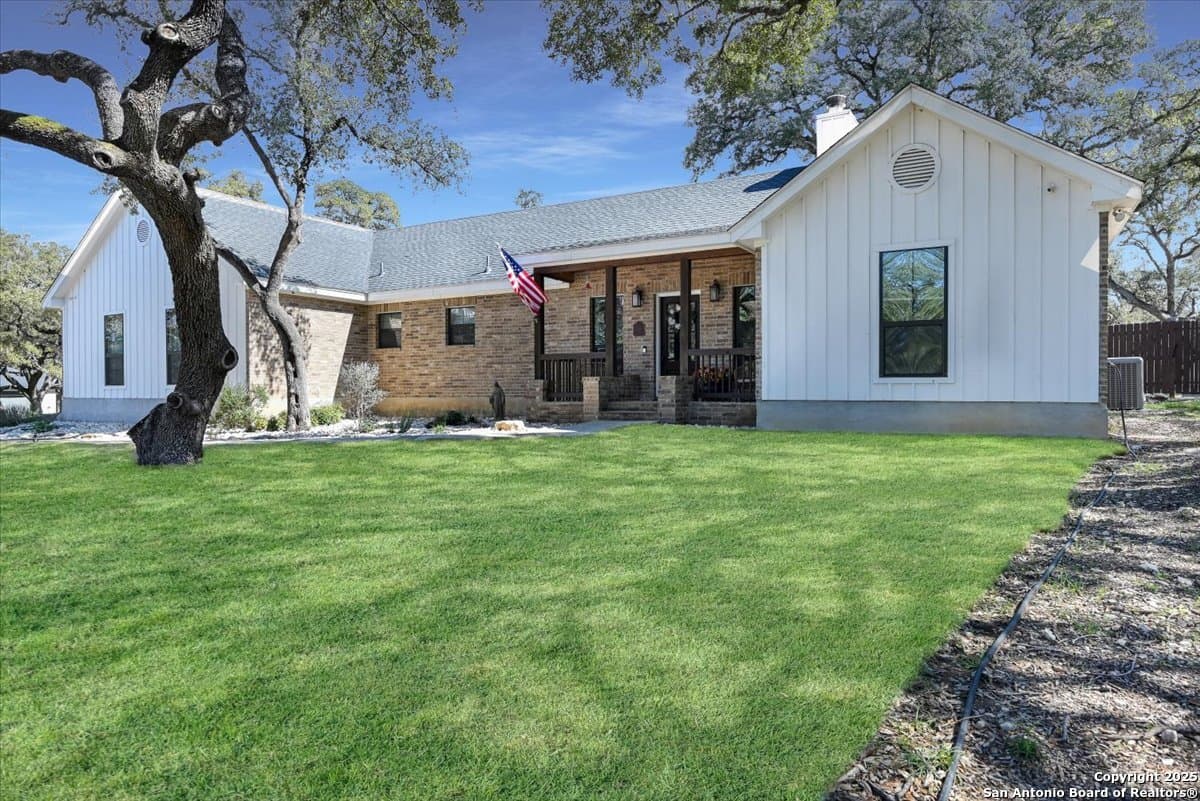 6036 Circle Oak Dr