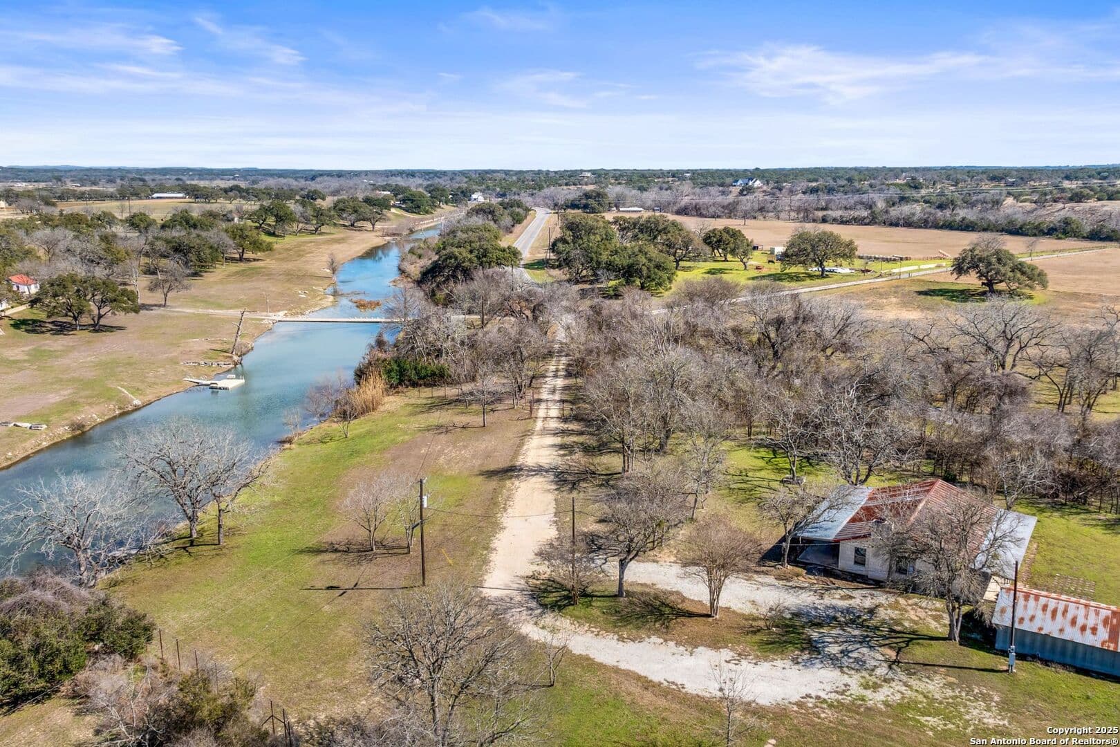 1068 Ranch Road 165