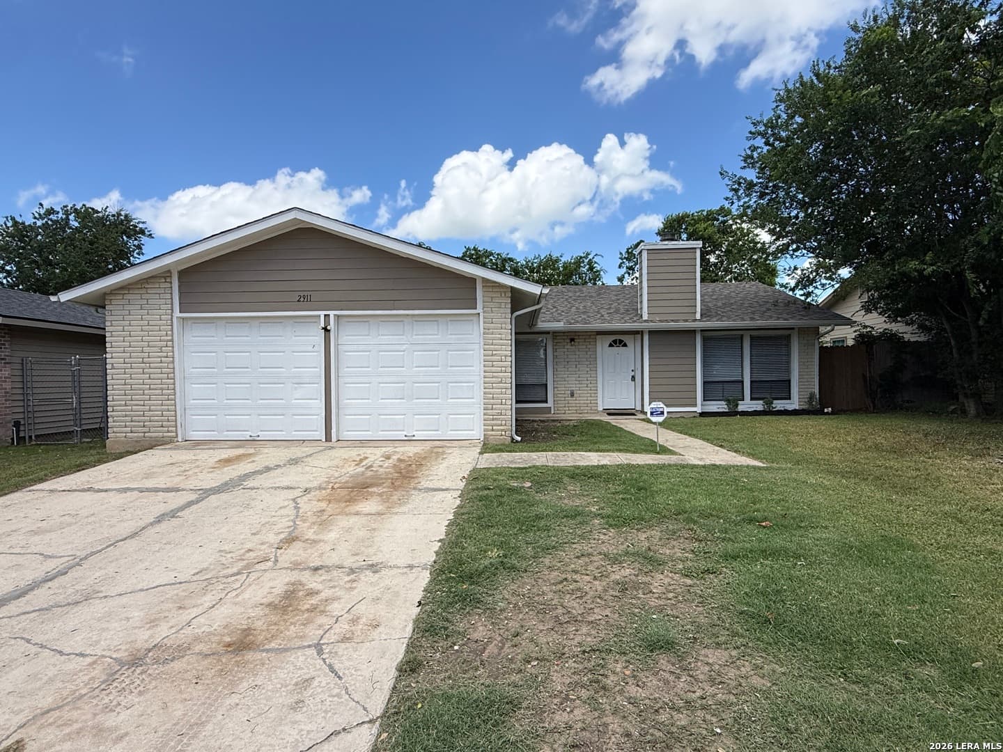 2911 Lakebriar St