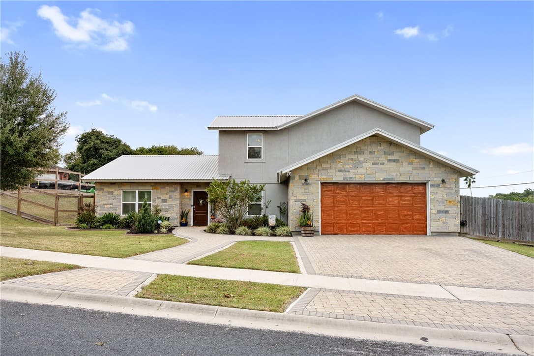 4417 Sue Cir