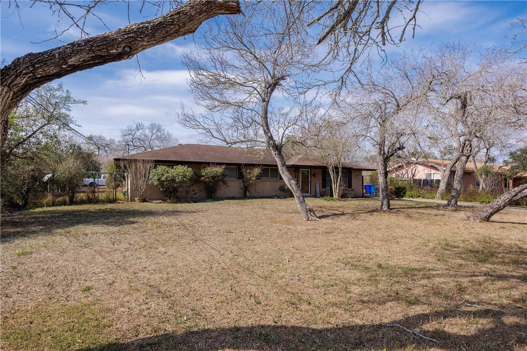 3825 Country Estates Dr