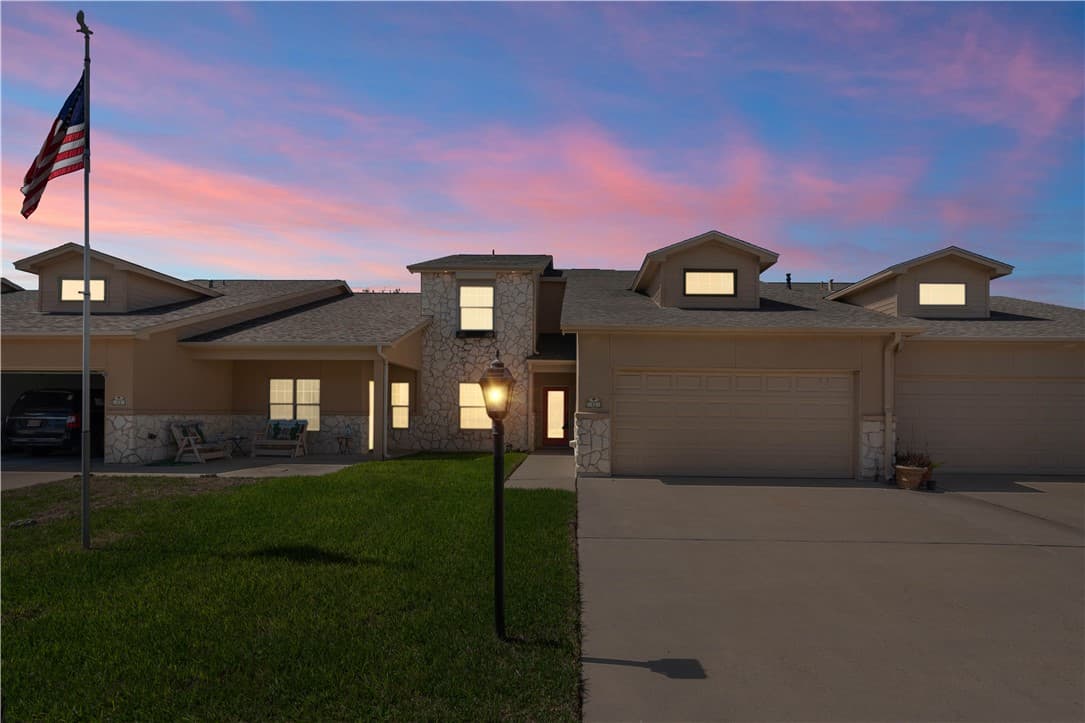 12 Olde Towne Ln