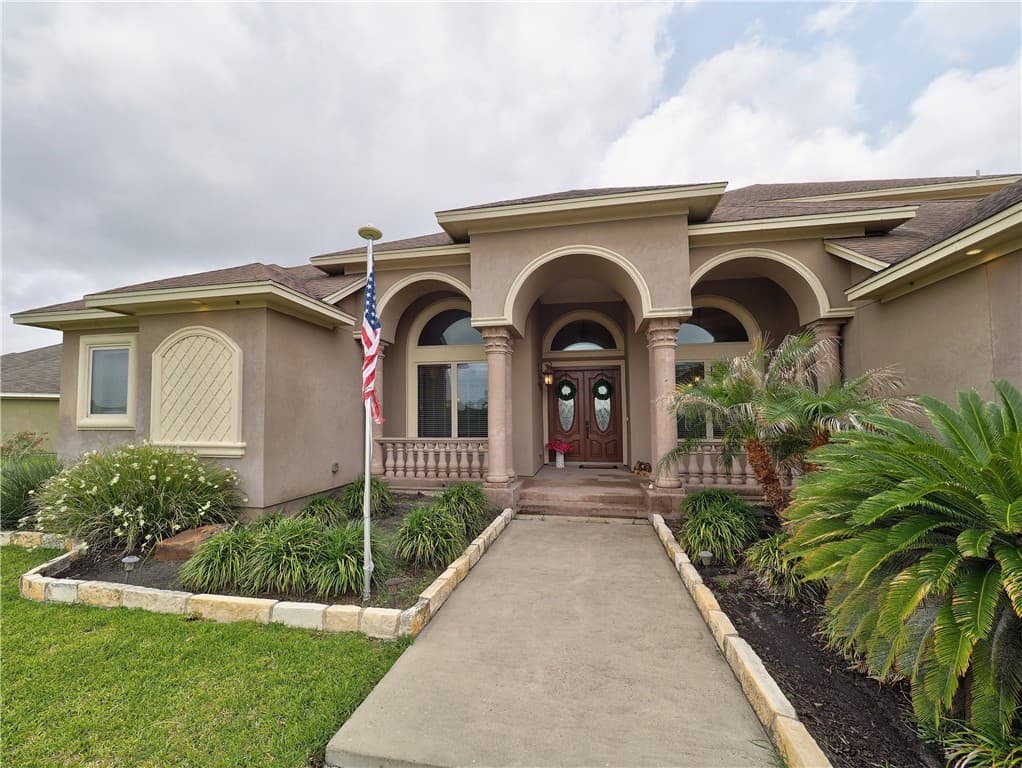 8409 Lago Vista Dr