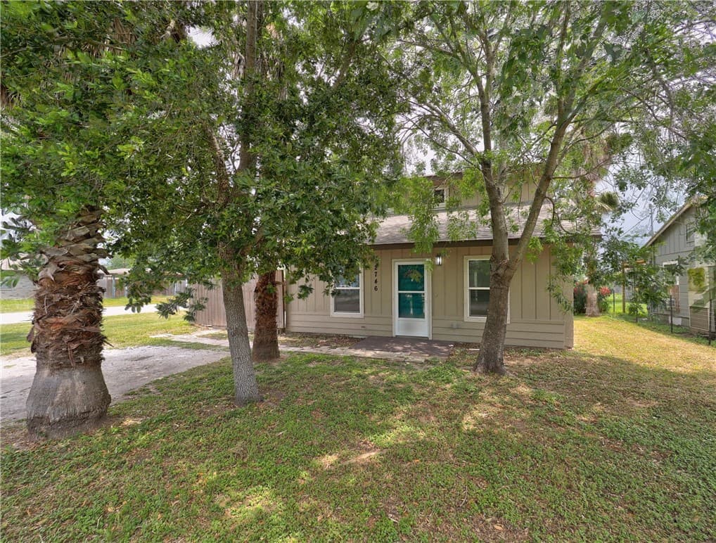 2746 Beaumont Ave