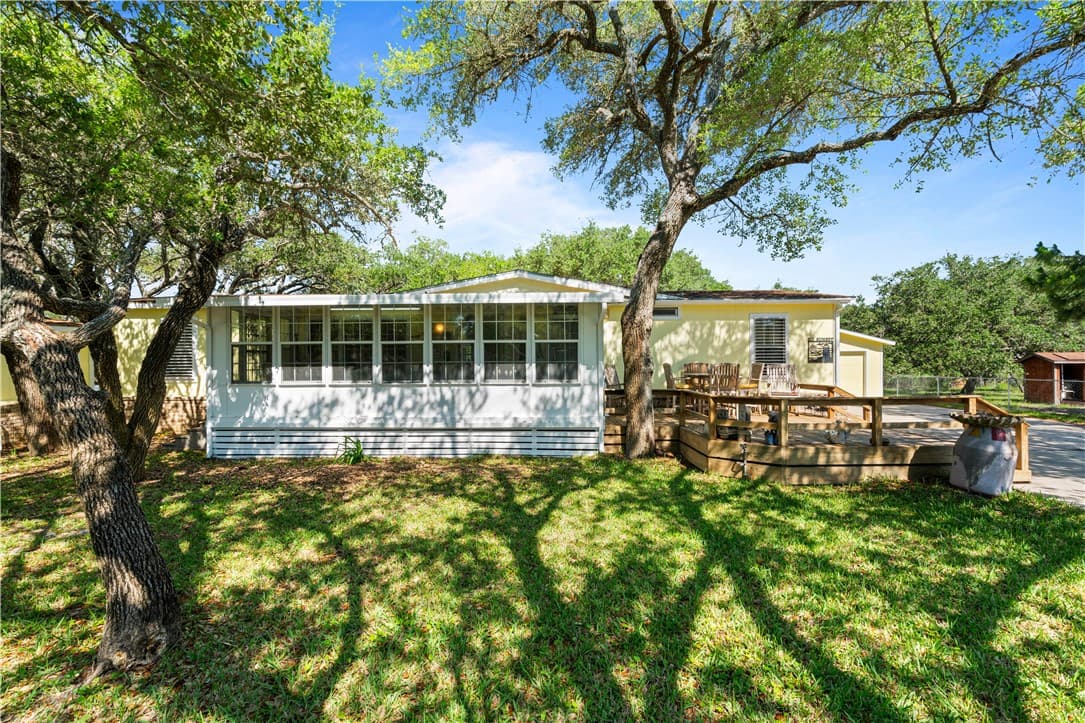 613 Sunset Dr