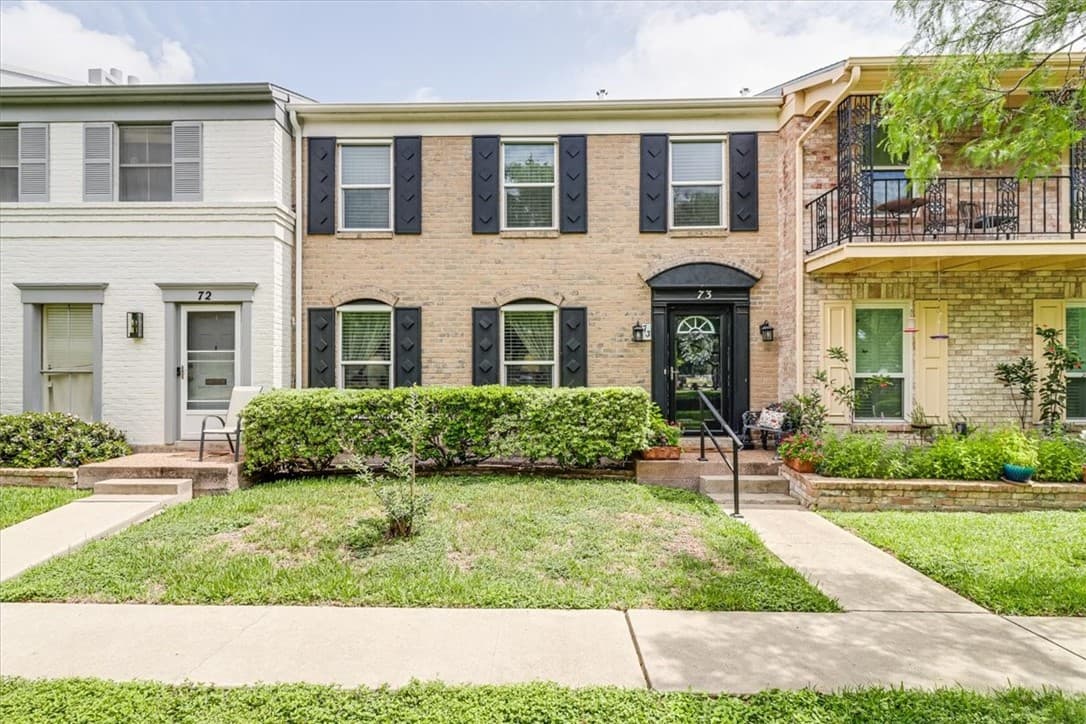 73 Townhouse Ln