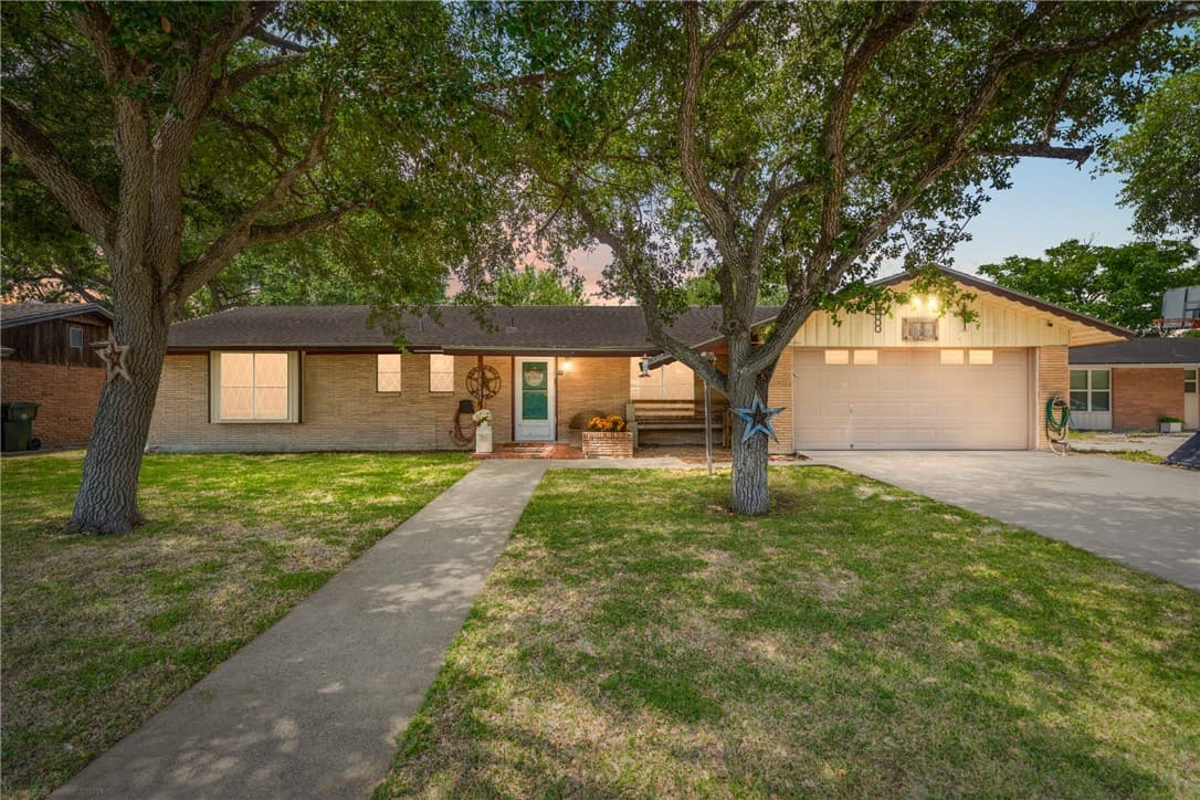 10637 Westwood Dr