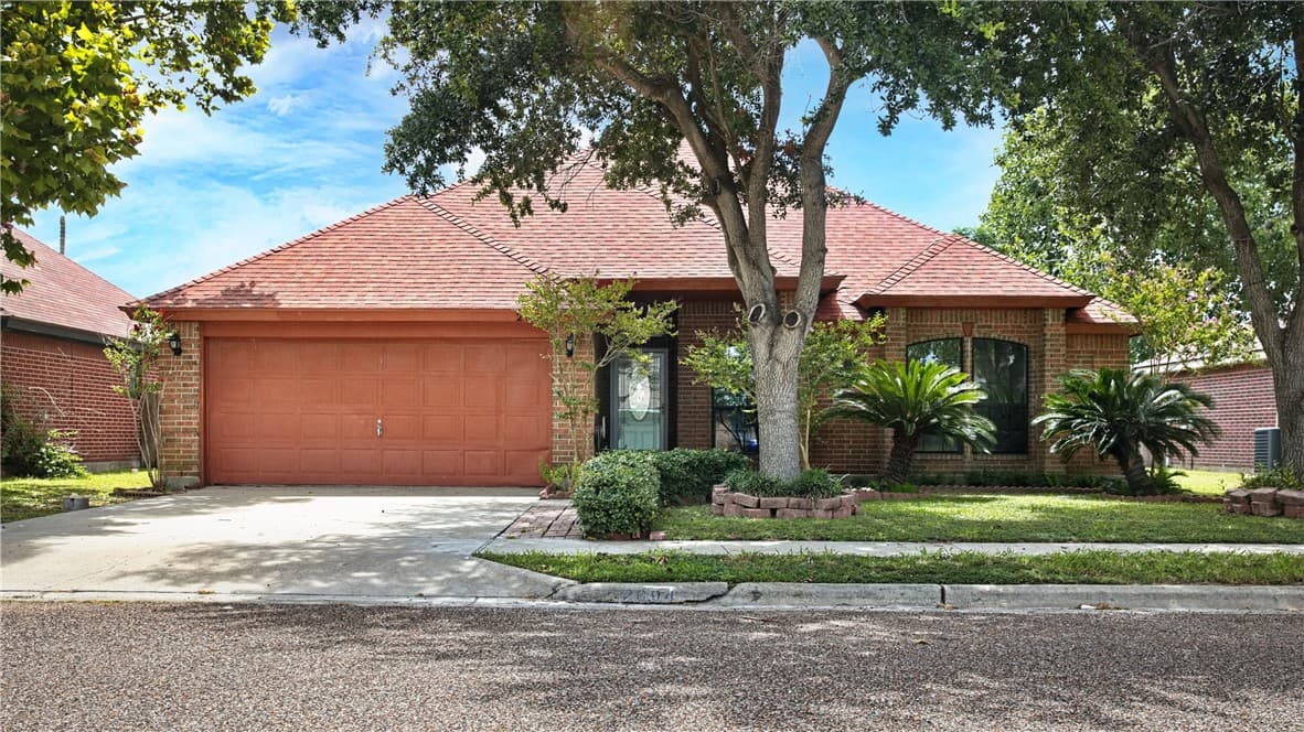 2094 Sweetbay Dr