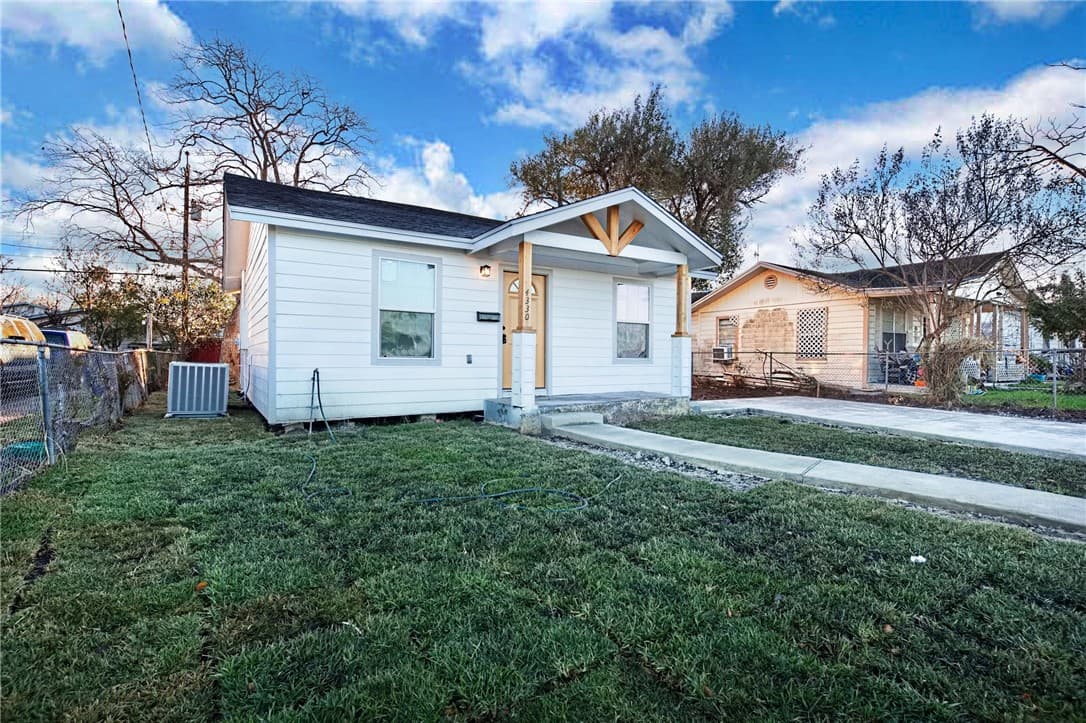 4330 Valdez Dr