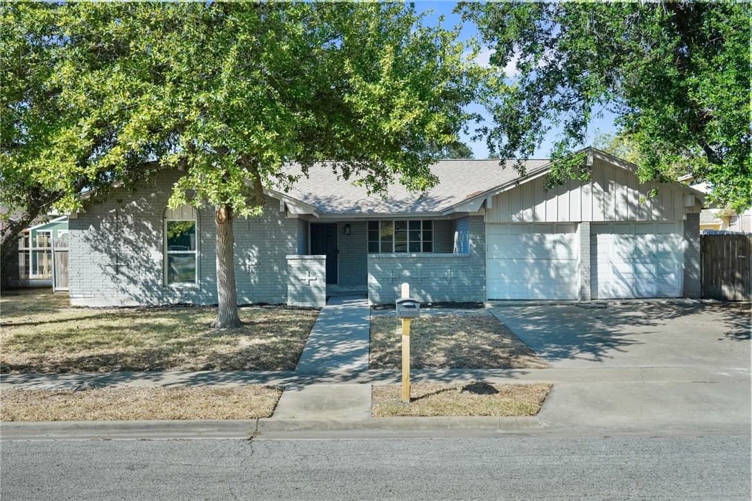 225 Terlingua Dr