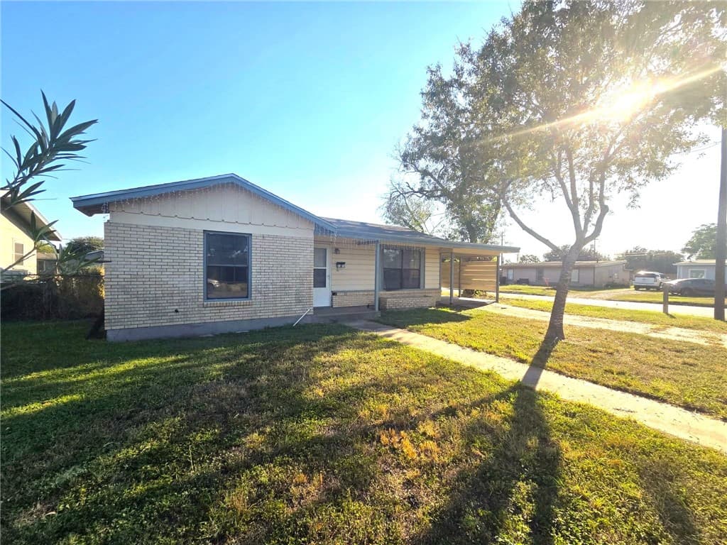 1301 E Fordyce Ave