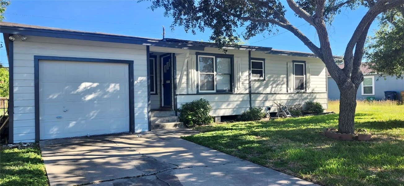 1122 Rickey Dr