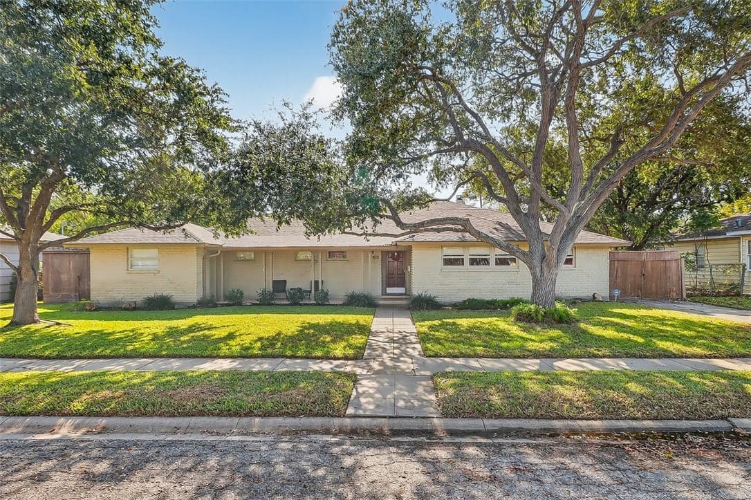 433 Pasadena Pl