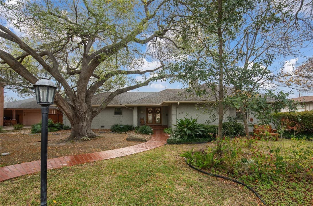 209 Jackson Pl