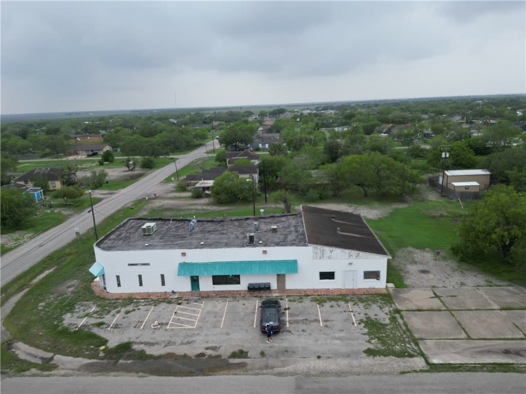 301 W Main St